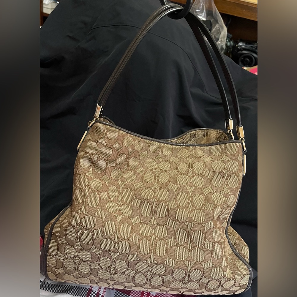 Coach purse signature C